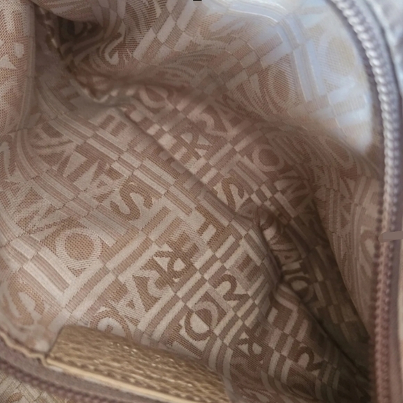 SALVATORE FERRAGAMO 🍀LEATHER Gold Bag 🤎 EXCELLENT Condition - Picture 7 of 12